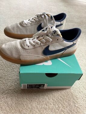 Nike SB Heritage Vulc Sneakers - Summit White with Navy Swoosh